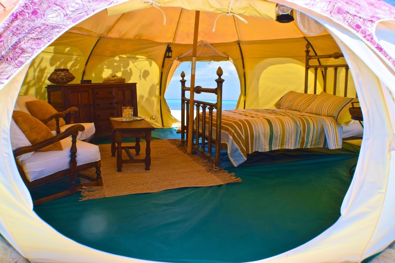 Wild Lotus Glamping 호텔 볼란스 외부 사진